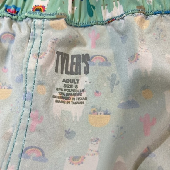 4 for $20 Tyler’s Adult Small llama print shorts in great condition - Picture 8 of 8